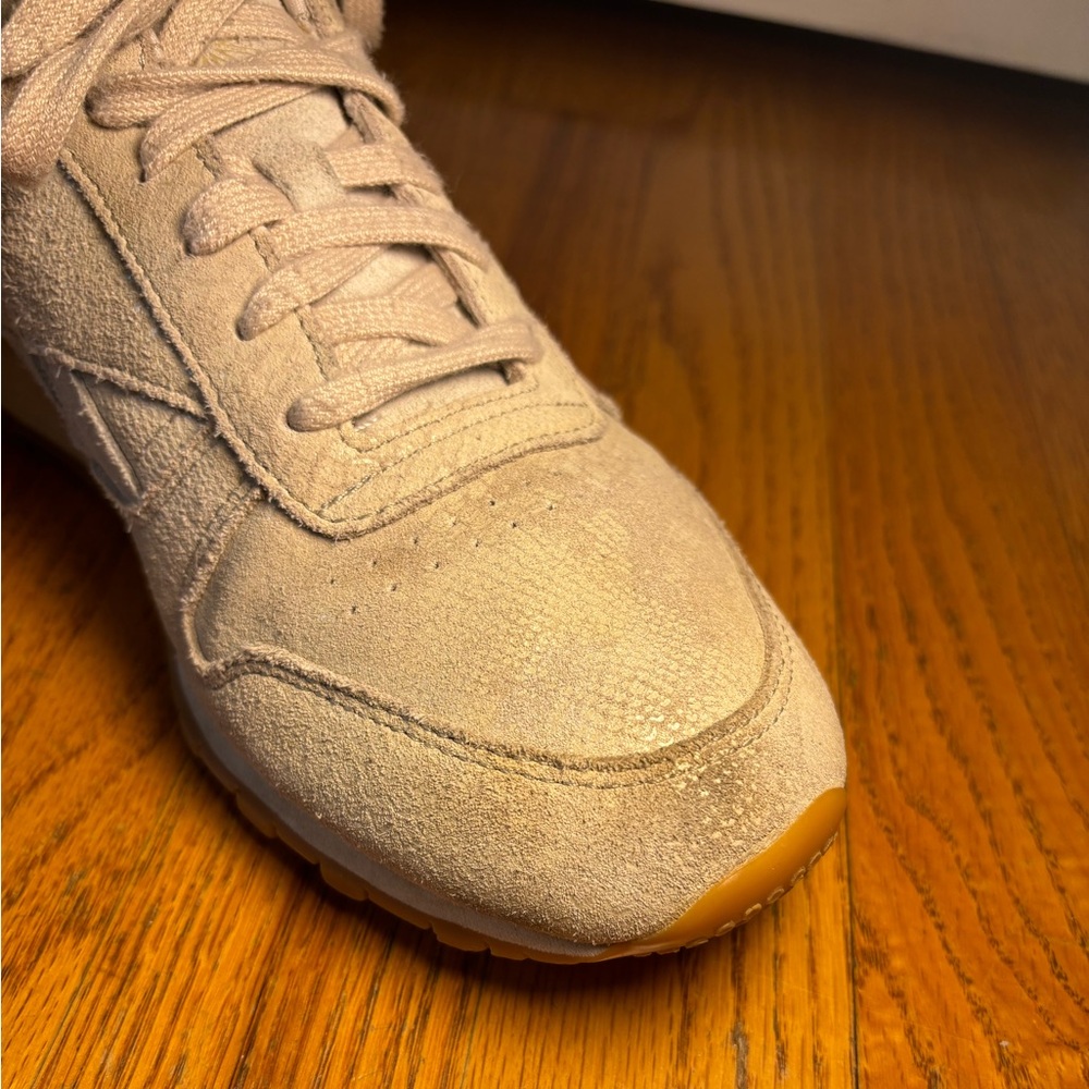 Reeboks - Picture 5 of 12